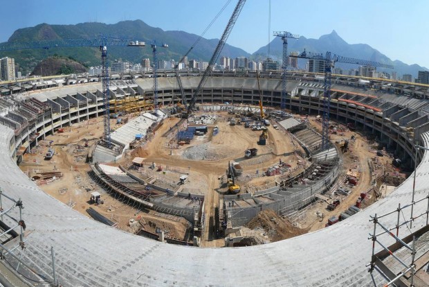 Stade Maracana en construction