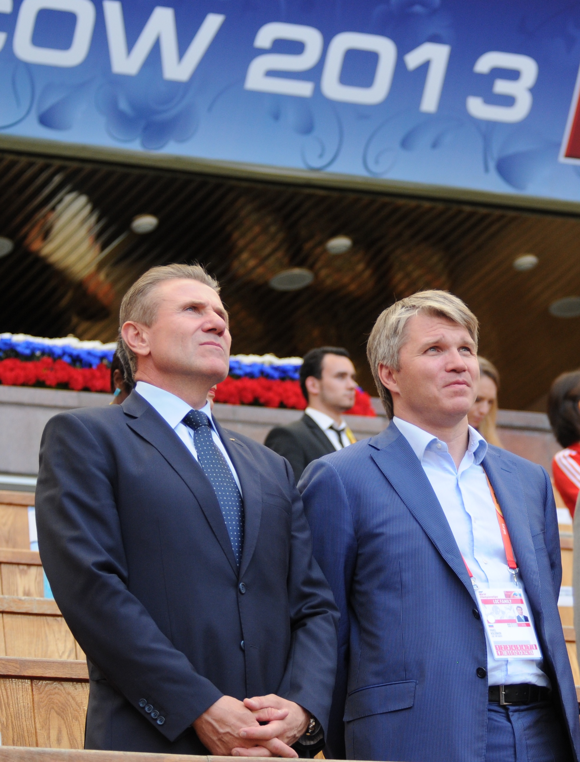 Sergueï Bubka, candidat à la présidence du CIO en compagnie de Pavel Anatolievitch Kolobkov escrimeur russe médaillé d'or au J.O de Sydney en 2000