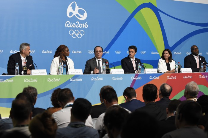 Press conference Paris 2024 with Etienne Thobois, Muriel Hurtis, French President Francois Hollande, Tony Estanguet, Anne Hidalgo and Teddy Riner during the Olympic Games RIO 2016, on August 5, 2016, in Rio, Brazil - Photo Pool KMSP / DPPI