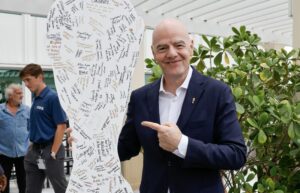 Image - Gianni Infantino de plus en plus isolé